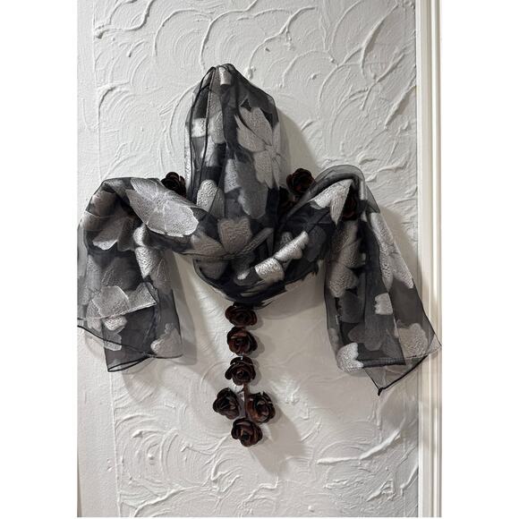 Elegant Mesh Scarf - Black/Gray - Size: 32x68 - Picture 1 of 6